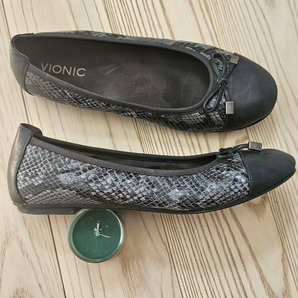 Vionic Women's Black Snake Print Ballet Flats
